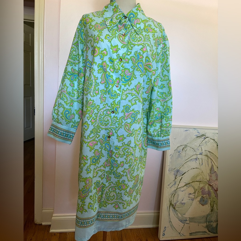 1960s/1970s vintage Volup shirt dress with vibrant, paisley pattern